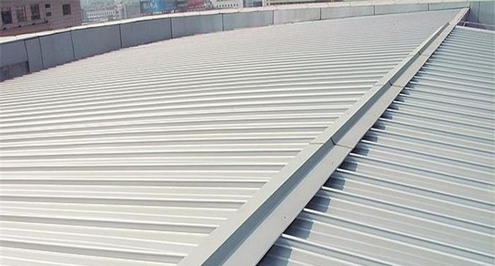 铝镁锰金属屋面板与普通面板相比有哪些优势
